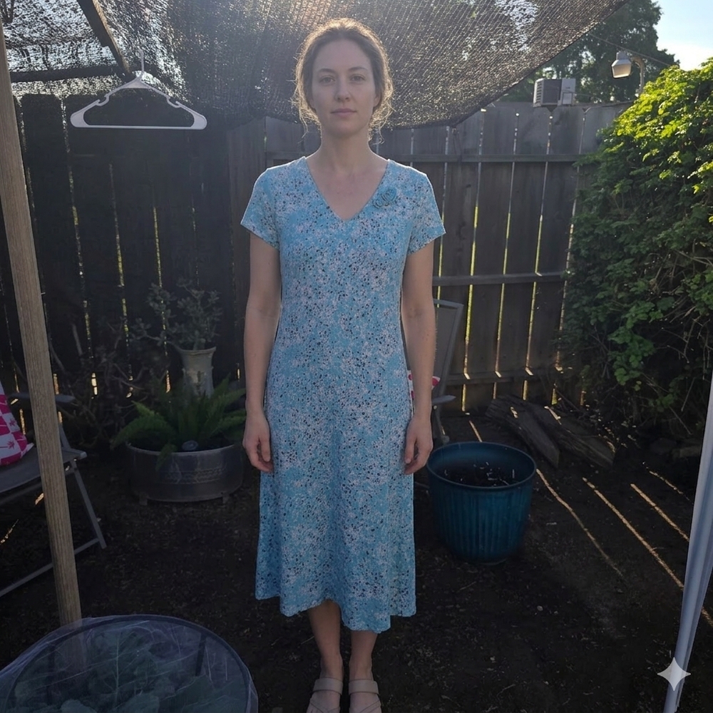 Jaclyn Smith Light Blue Floral V-Neck Midi Dress